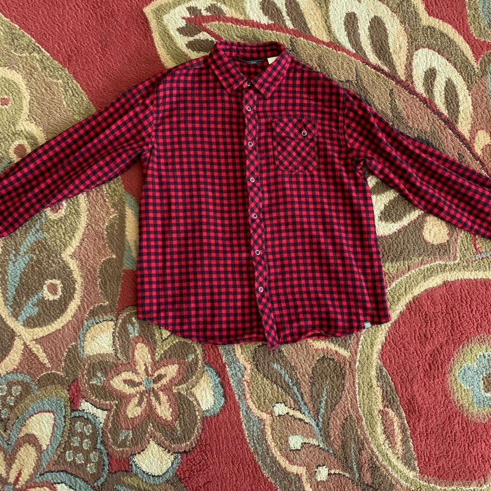 LL Bean Boys Long Sleeve Snap button down shirt. Size XL 18. Red and black.
